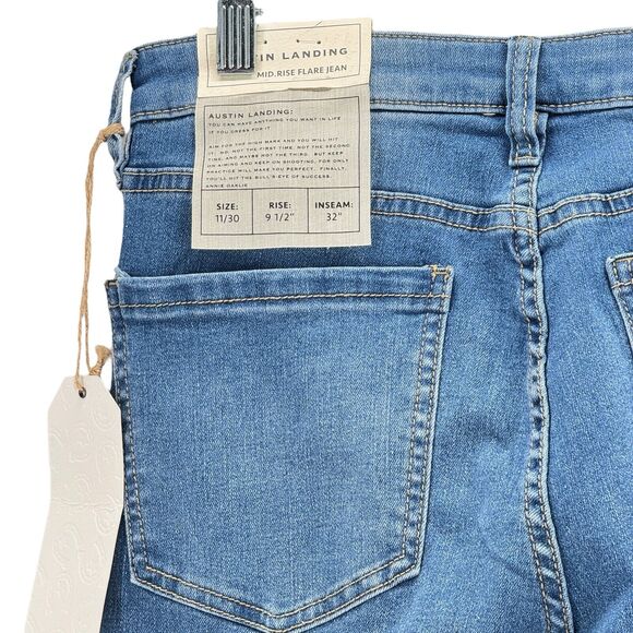 Austin Landing Women's Star Flare Jeans Size 11 Blue Stretch Crystal Western NEW - Picture 6 of 11